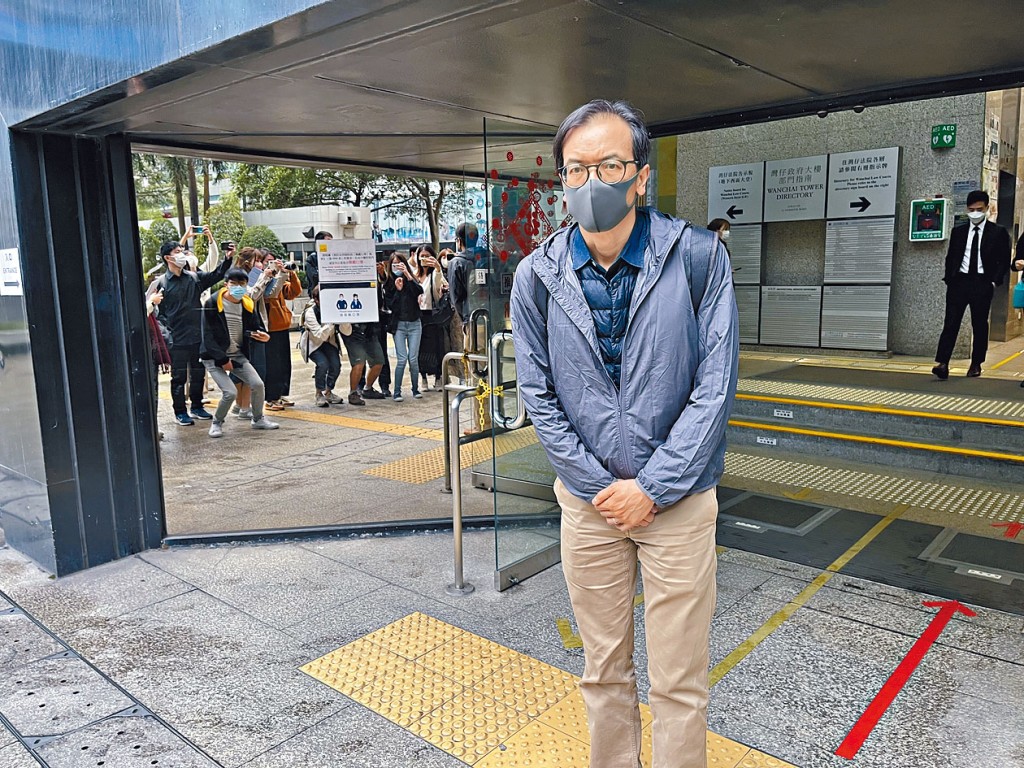 《立場新聞》總編輯鍾沛權續出庭作供。