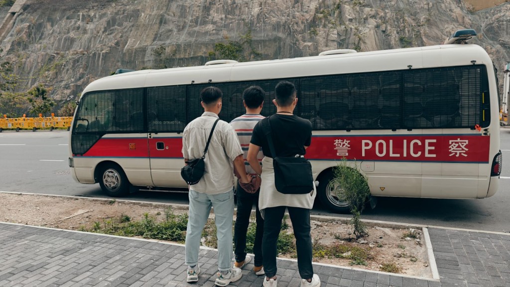 警聯同入境處東九打擊黑工　無人機配合執法拘捕20人。警方圖片