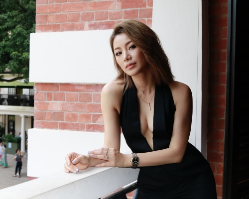 楊柳青自言舉止較粗魯擔心走光。