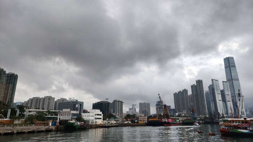 天文台再發特別天氣提示：雷雨持續影響珠江口一帶 未來兩三小時本港部分地區雨勢較大