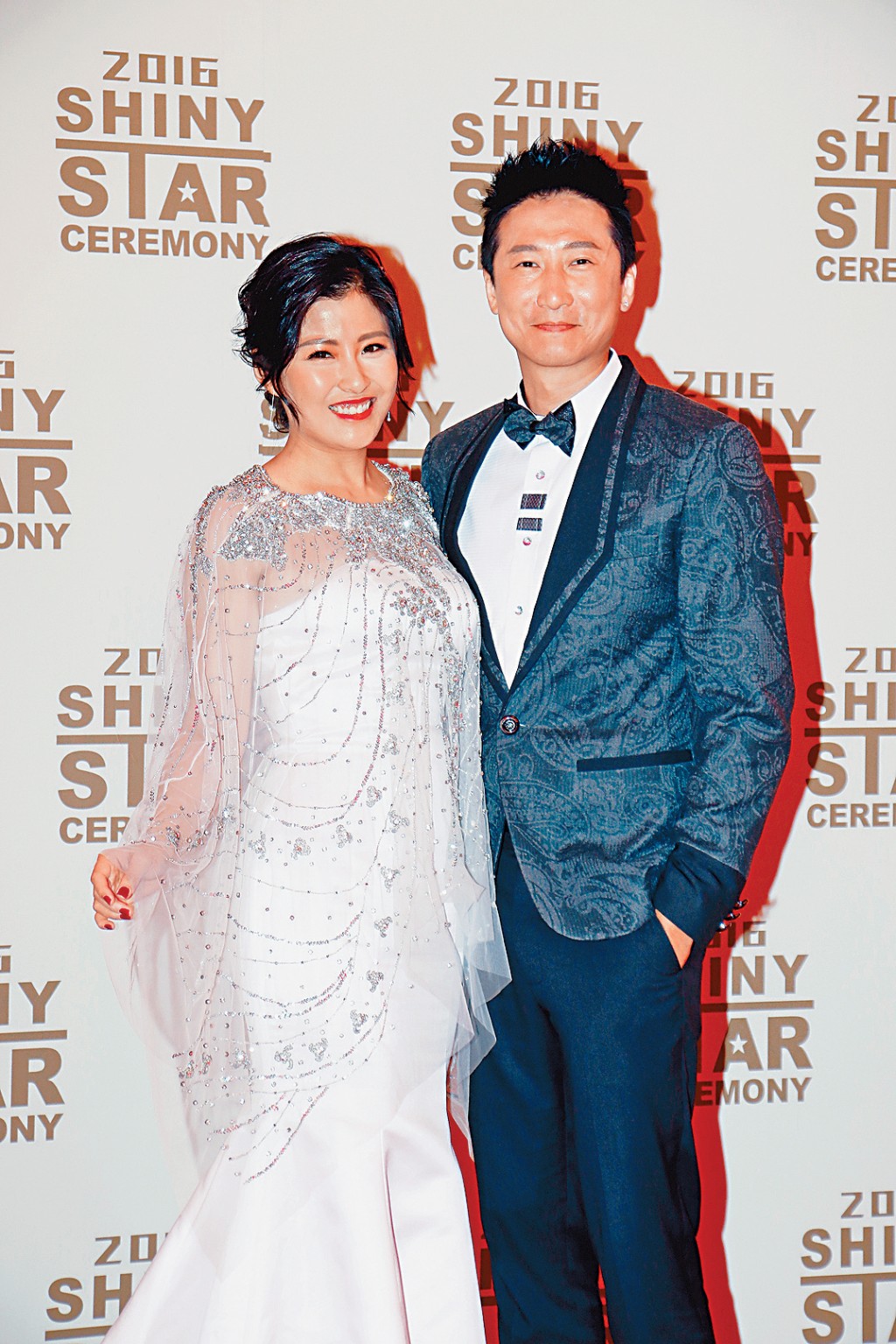 洪天明與周家蔚結婚13年,二人長期分隔兩地。