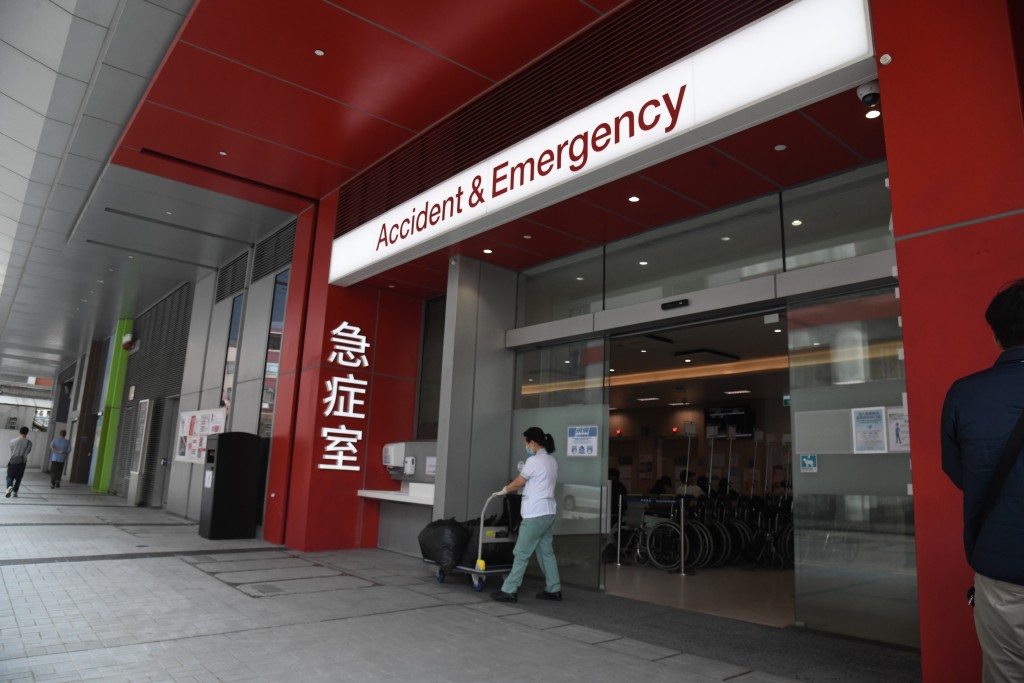 公營醫療服務收費改革今日(1日)元旦正式實施。 公營醫療服務收費改革今日(1日)元旦正式實施。