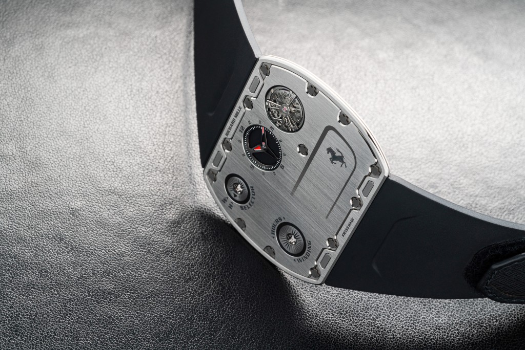 Richard Mille新推的全球最薄機械腕表RM UP-01 Ferrari。