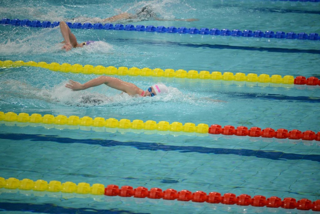 何詩蓓於200米自由泳準決賽的時間,比預賽快2秒。楊功煜攝 何詩蓓於200米自由泳準決賽的時間,比預賽快2秒。楊功煜攝