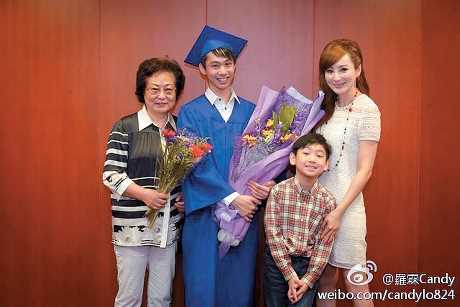 2014年，罗霖的长子刘子榕于基督教国际学校(ICS)高中毕业，罗霖与幼子刘子晋出席其毕业典礼。