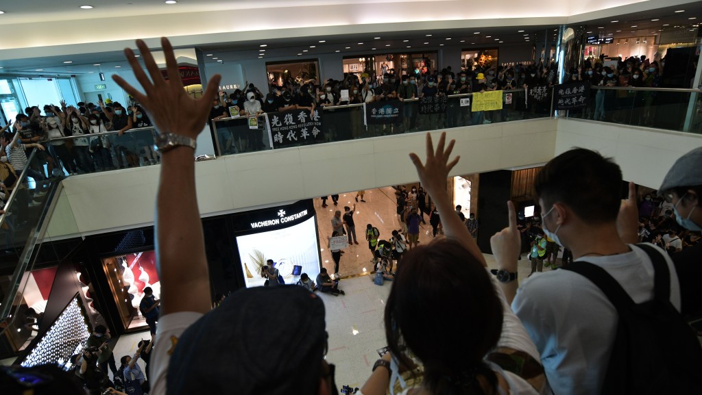 近期網民多次發起「和你唱」。資料圖片