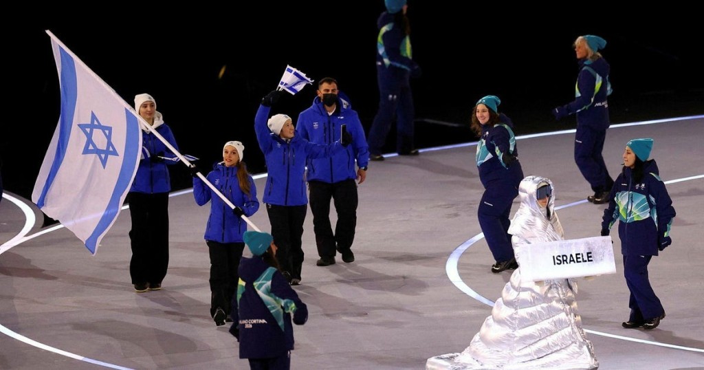 以色列代表隊入場時，觀眾亦因政見問題而對運動員狂噓。（路透社）
