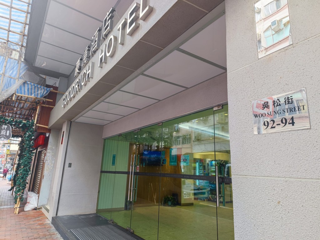 現場是吳松街92號一間酒店。梁國峰攝