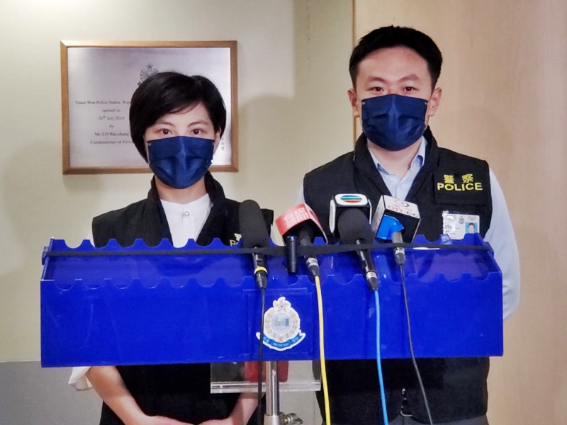 荃灣警區刑事調查總督察管泓珊(左)及荃灣警區刑事調查隊第七隊麥海文督察(右)。
