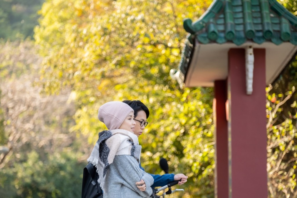 導演黃浩然欲借電影呈現香港的隱世美景，可惜部分只作蜻蜓點水式介紹。