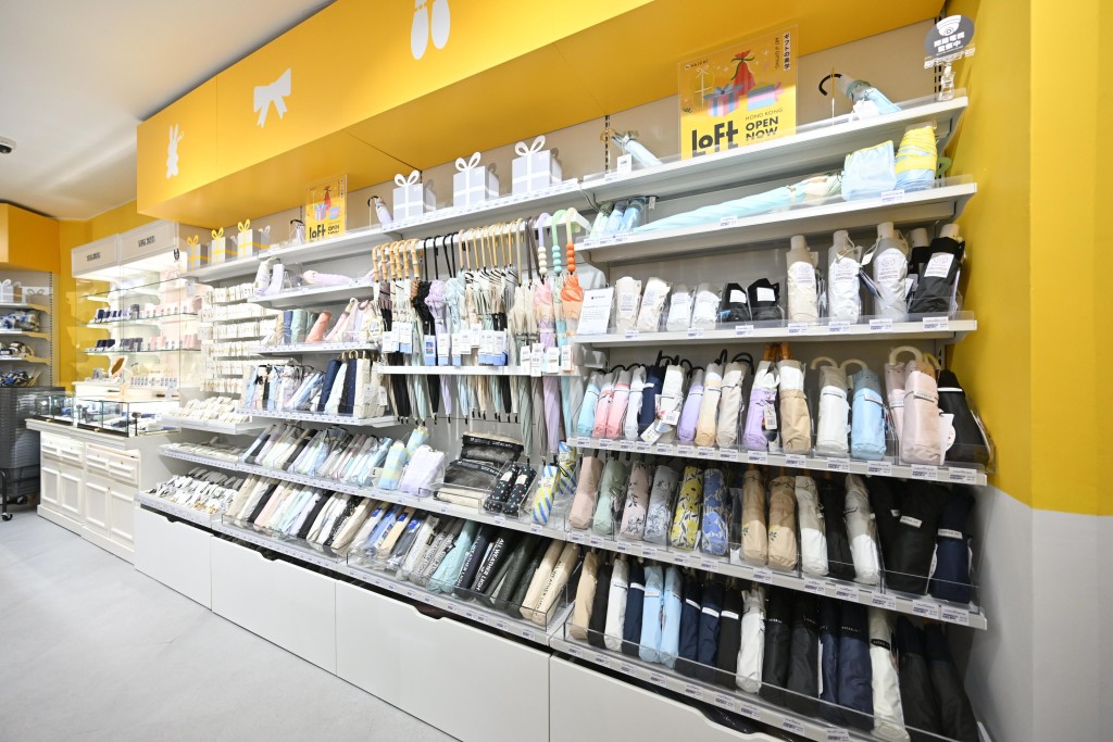 于旺角的「新文华店」经历重大升级与扩充，打造出全港美妆爱好者梦寐以求的朝圣新地标。