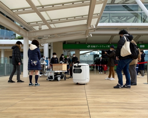 Rice Robotics在東京山手線新站「高輪Gateway站」參加機械人演示。