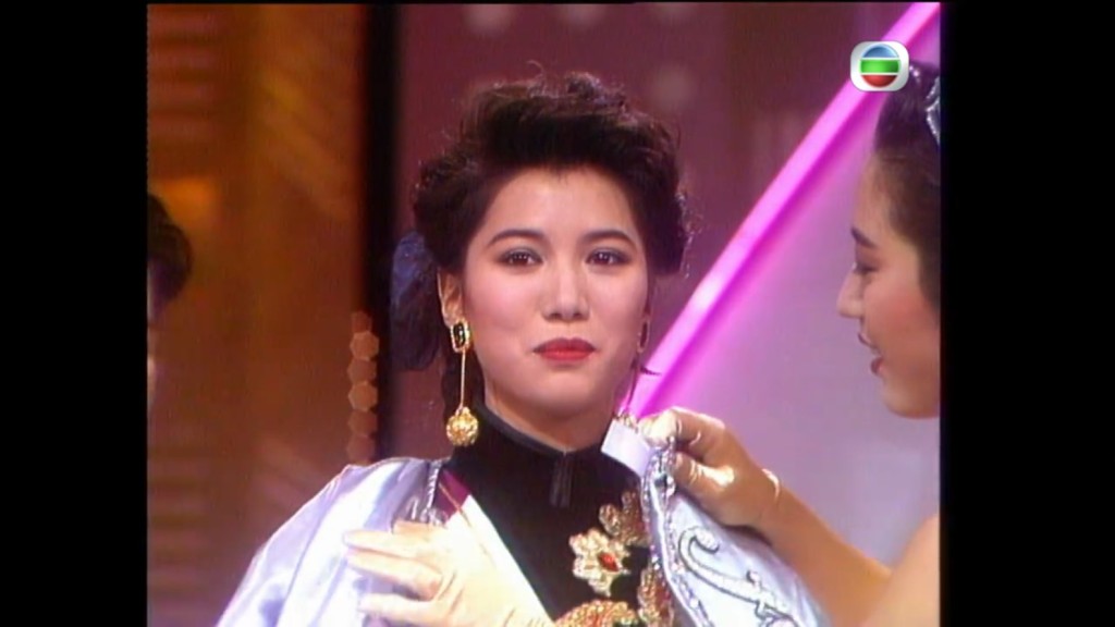 1990年香港小姐冠軍袁詠儀。