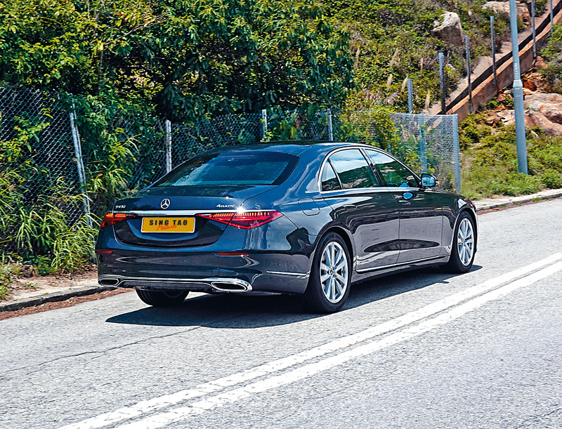 ●新車備有4Matic+四驅及Airmatic氣壓懸掛系統,行車操控既舒適又平穩。