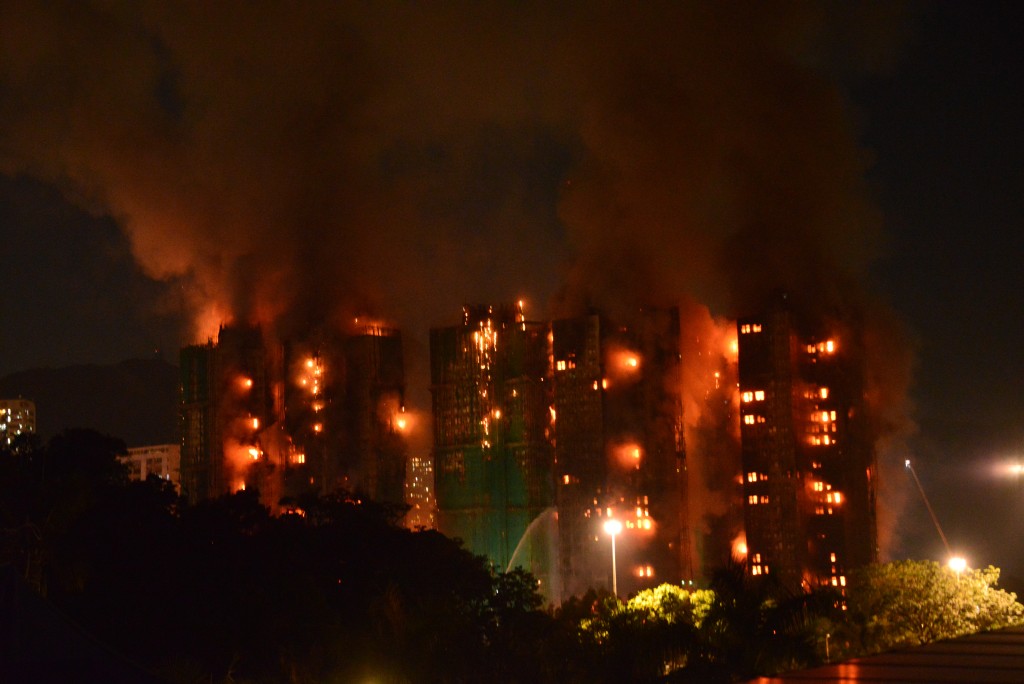 大埔宏福苑發生五級大火，截至今早8時，累計死亡人數44人。汪旭峰攝