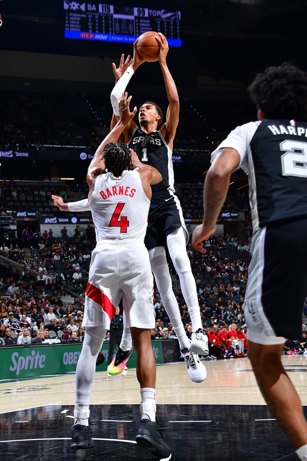 雲班耶馬帶領馬刺開季4戰全勝。法新社 雲班耶馬帶領馬刺開季4戰全勝。法新社