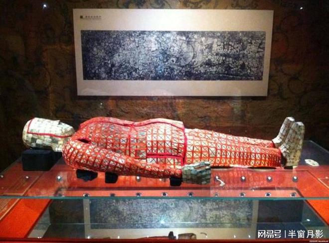 大型古墓常有珍貴陪葬品，成為盜墓者目標。網易@半窗月影   