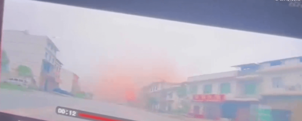 江西上栗縣汽車維修店爆炸一刻。