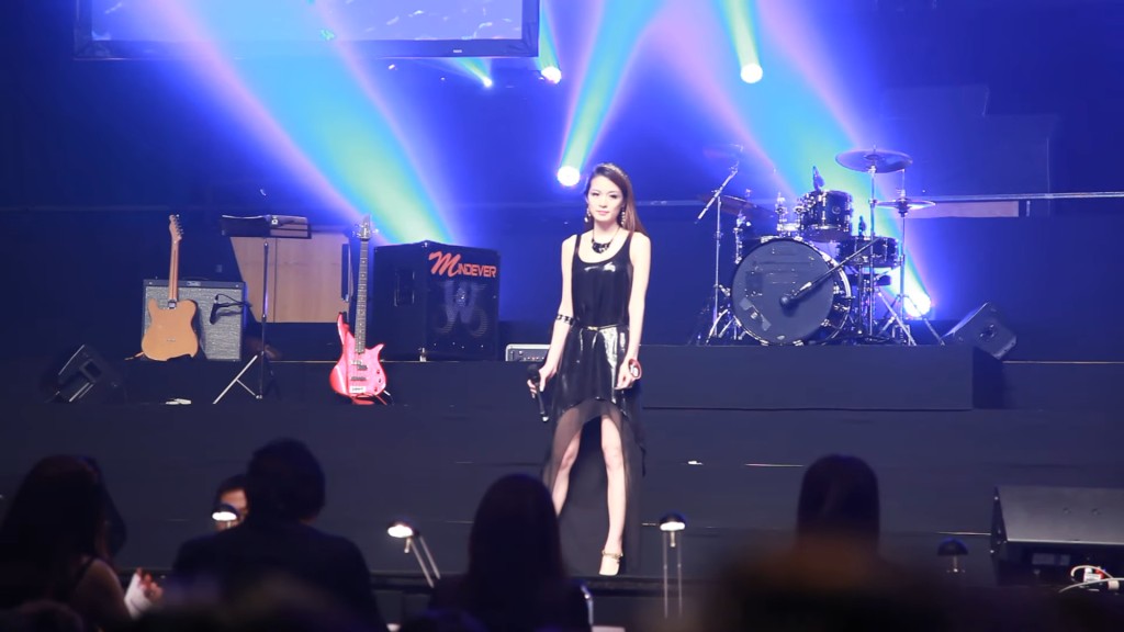 原來蔡潔參加過《2012墨爾本區全球華人新秀歌唱大賽決賽》。