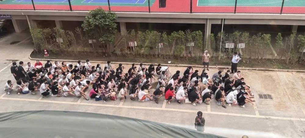 緬甸政府軍突襲位於「水溝谷」的詐騙園區。 緬甸政府軍突襲位於「水溝谷」的詐騙園區。