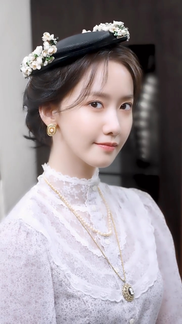 允兒最近與李鍾碩拍攝新劇。