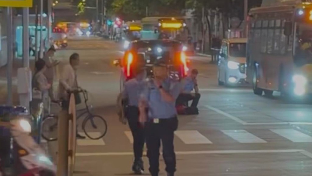 澳門七人車撞死10歲男童 疑過路處前未讓行人肇禍。FB：Lam Leong@澳門交通現場