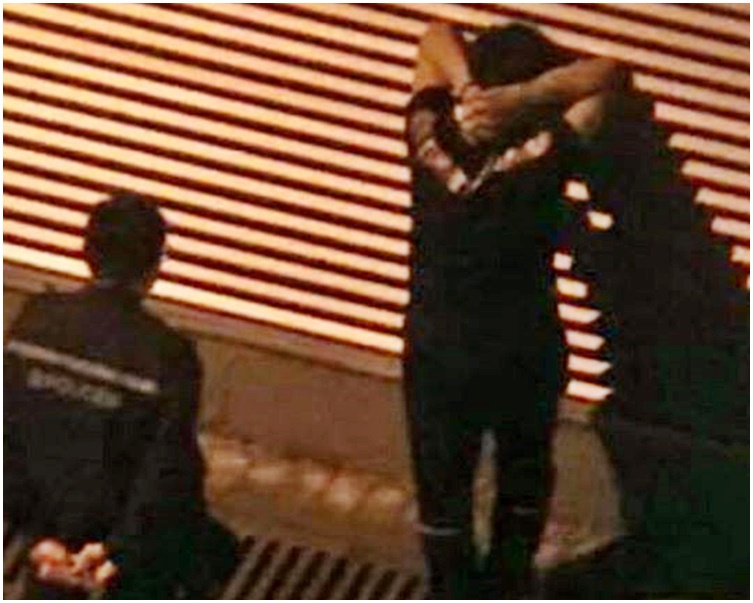 警方截查其中一人。Winnie Chan圖片