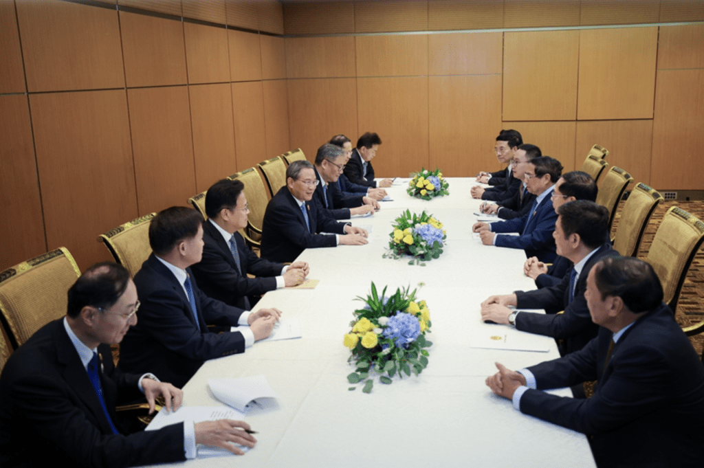 新華社