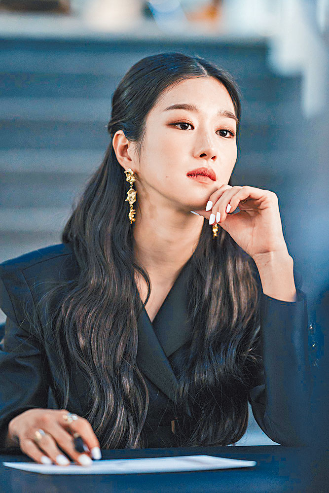 在《雖然是精神病》劇中充滿霸氣的徐睿知，昨日露面後被指失去霸氣。