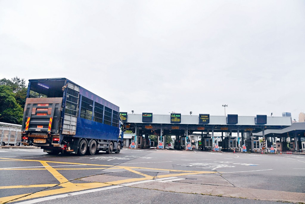 文錦渡口岸今恢復客車入境。