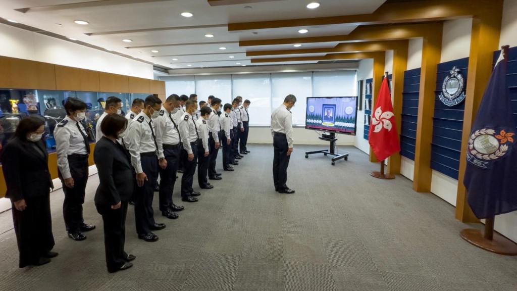 蕭澤頤今早於警察總部率領管理層人員默哀。警隊Facebook圖片