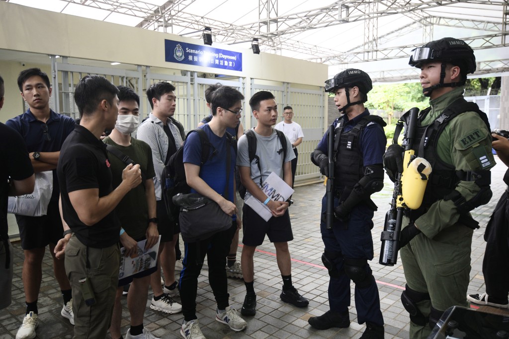 招聘體驗日活動包括招聘講座、體能測驗工作坊、入境處投考攻略及參觀訓練設施。