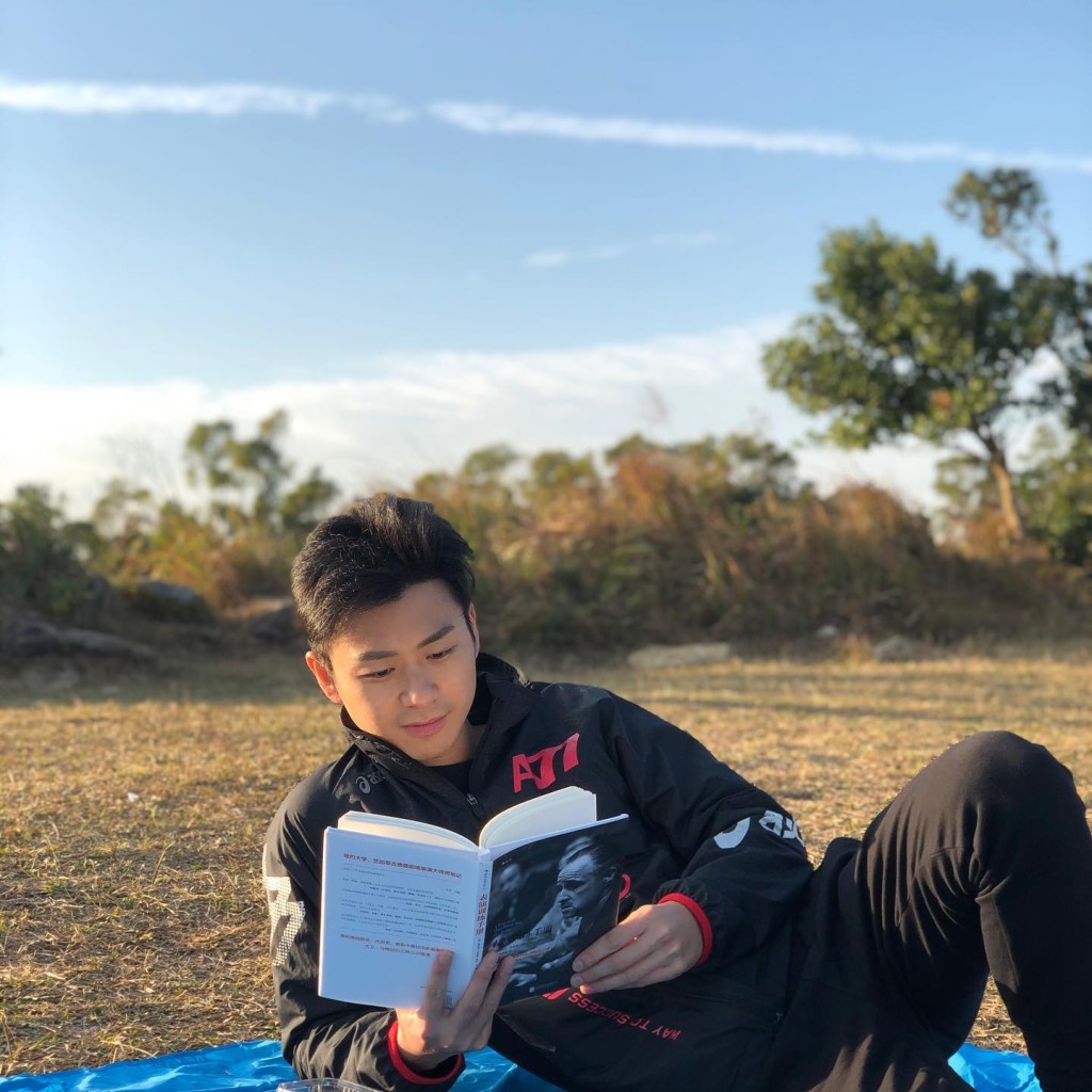 焦浩軒未有從事會計工作,加入TVB後在《愛回家》成為常駐角色。 焦浩軒未有從事會計工作,加入TVB後在《愛回家》成為常駐角色。
