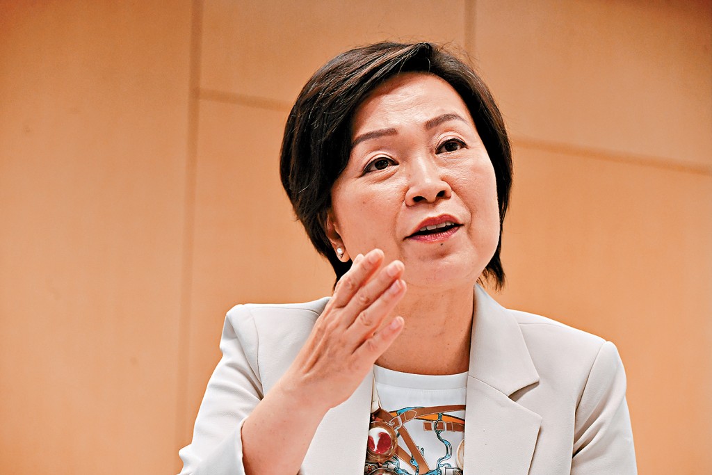 教育局局長蔡若蓮期望事件告一段落,大學所有持份者亦能吸取今次經驗。
