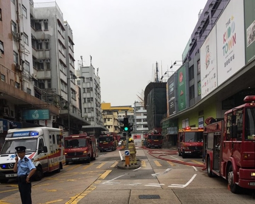 九龍城廣場對出聯合道與侯王道之間的全線現已封閉。圖:突發事故報料區