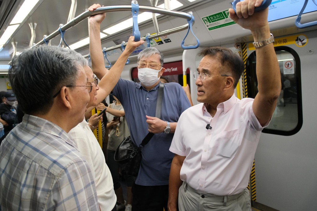 他們一行5人在東鐵綫金鐘站出發,由入閘到旺角東站出閘時間只用了10分鐘。田北辰fb 他們一行5人在東鐵綫金鐘站出發,由入閘到旺角東站出閘時間只用了10分鐘。田北辰fb