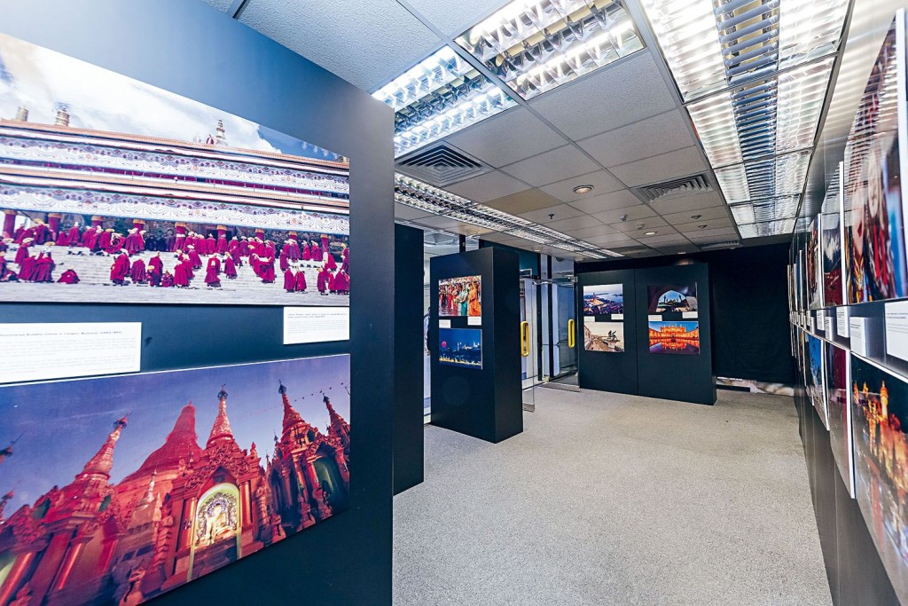 城大與意大利駐港澳文化處及意大利駐香港總領事館共同籌辦「踏上馬哥孛羅的足印」攝影展。