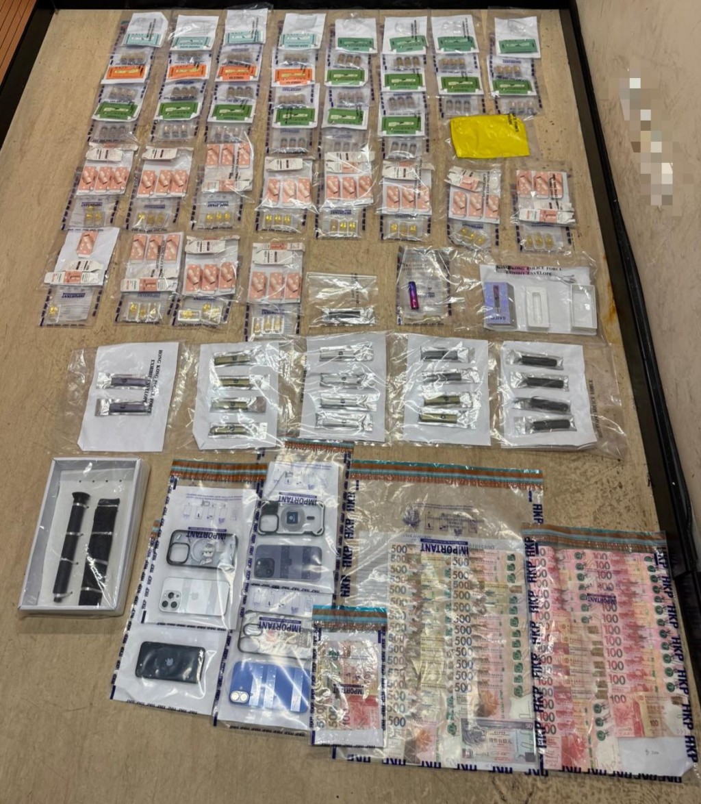 警方行動中檢獲的毒品及證物。警方圖片