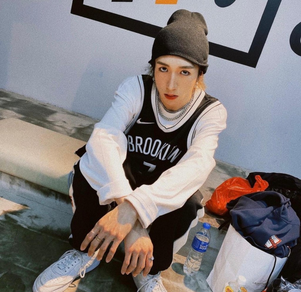 阿Mo 自2022年7月MIRROR紅館演唱會發生墮屏意外後，一直成為外界的關注點。