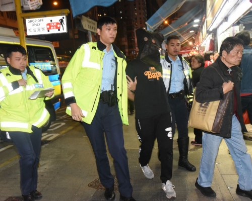 警方拘捕男司機