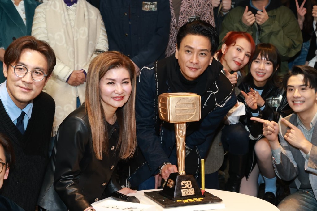 譚俊彥、樂易玲、黃宗澤、蔡少芬、蘇麗珊、涂毓麟等出席《風華背後》煞科宴。