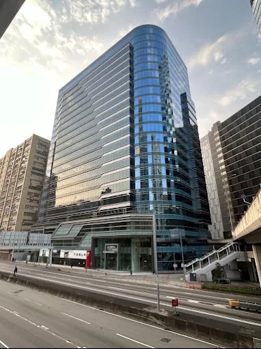 荃灣環貿廣場8個單位，由基督教團體以4750萬承接。