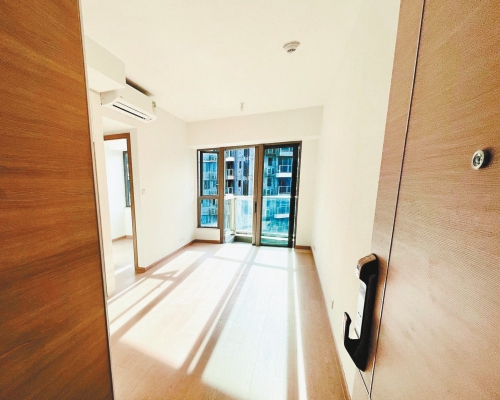 這是大埔白石角嘉熙10座高層G室，實用面積465方呎，現叫租18000元。