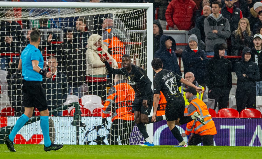 迪比利梅开二度回复光采。新华社