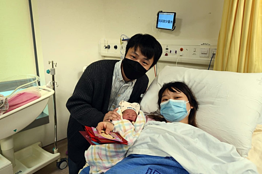 廣華醫院一名男B搶閘出世。 廣華醫院一名男B搶閘出世。