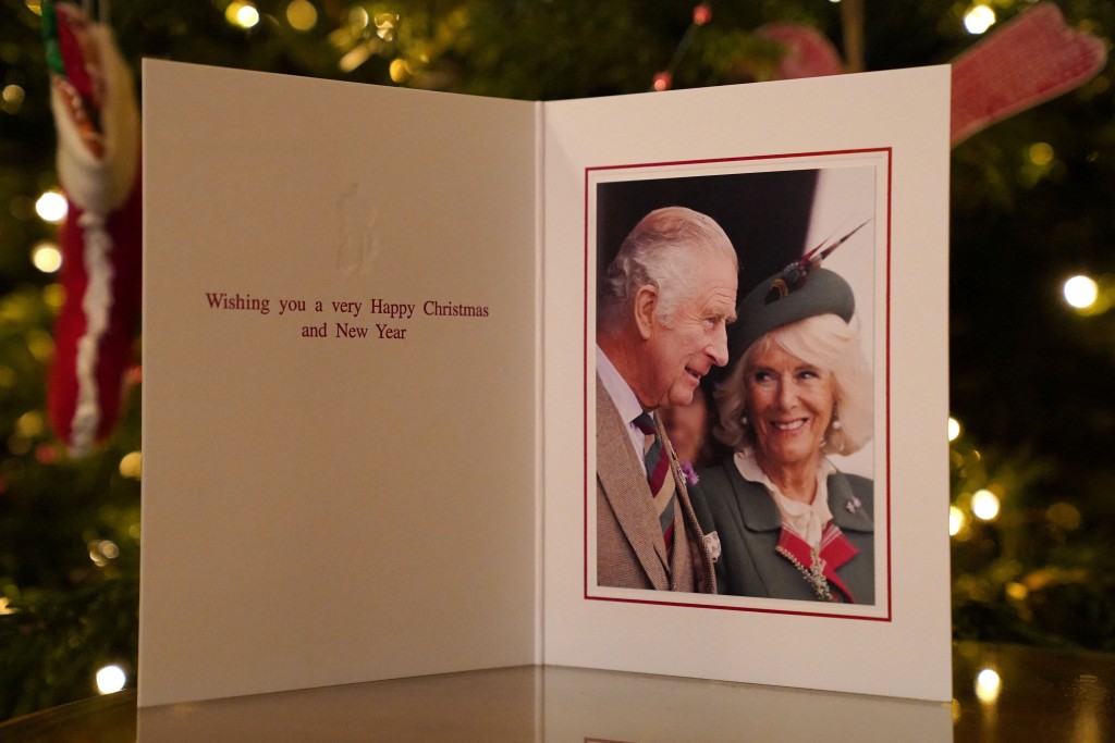 國皇查理斯三世和皇后卡米拉日前已發佈他們的聖誕卡照片。路透社