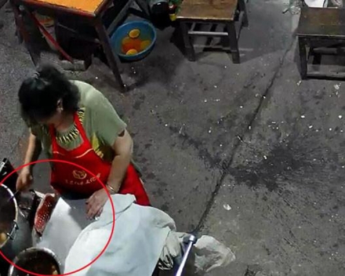 「沈記老字號湯圓店」被揭發回收吃剩湯圓回鍋售賣。(網圖)