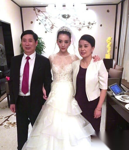 被Moka媽話唔識擺Pose,做女嘅都要檢討下。