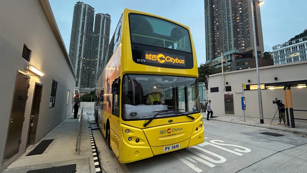 堅尼地城巴士座位被燒焦 警列刑毀案追查疑犯