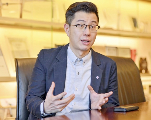 縱橫遊常務董事袁振寧。資料圖片 縱橫遊常務董事袁振寧。資料圖片